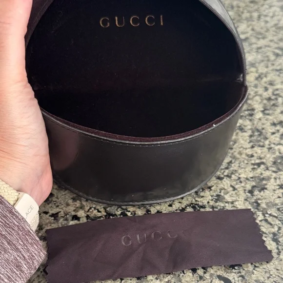 Gucci Glossy Black Sunglasses - Picture 7 of 7
